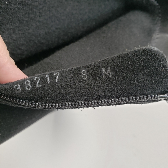 La Canadienne Shanah Black Waterproof Suede Front Zip Wedge Ankle Boots Sz 8M. - Picture 7 of 10